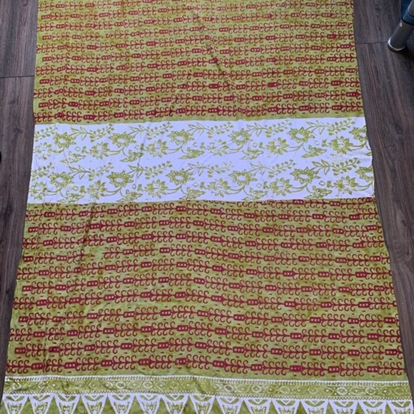 Sarong - Picture 1 of 6